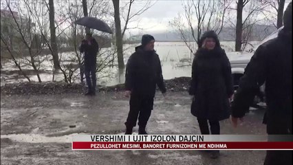 Vërshimi i ujit izolon Dajçin, pezullohet mësimi - News, Lajme - Vizion Plus