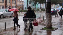 Report TV - Reshje intensive dhe shtrëngata, situatë problematike në Kukës