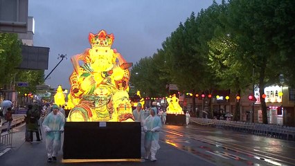 [현장영상] 이 시각 연등 행렬...'북한 등' 재현 19점 참가 / YTN