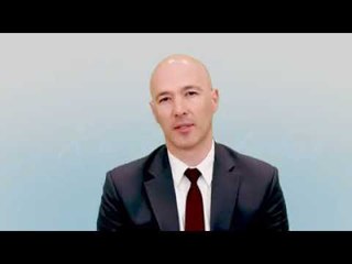 Ora News - Lu reciton shqip "Gjuha jonë sa e mirë"...ambasada "sfidon" shqiptarët