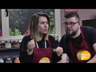 Te gatuajme me Zonjen Tefta Pjesa 2 Spaghetti me domate te thara dhe pule, Sallate me mashurka