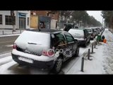 Ora News - Rikthehet dimri në Kukës, reshje bore dhe akull në rrugë