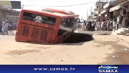 Metrobus falls into sinkhole in Multan