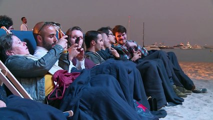 30 ans après son bide à Cannes, le Grand bleu projeté à la plage