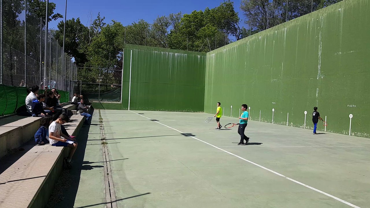 Frontenis liga juvenil Daganzo vs Alcorcón 3ª partida ultimos tantos emocionantes set 2