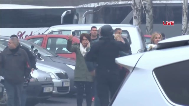 Serbet brenda salles friksohen para se futet ROSU brenda për ta arrestuar Gjuriqin