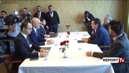 Report TV - Tsipras anulon vizitën, Kotzias me urgjencë në Tiranë
