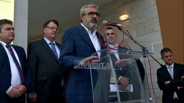 Kallzohen penalisht tre ish-zyrtare te AKUK
