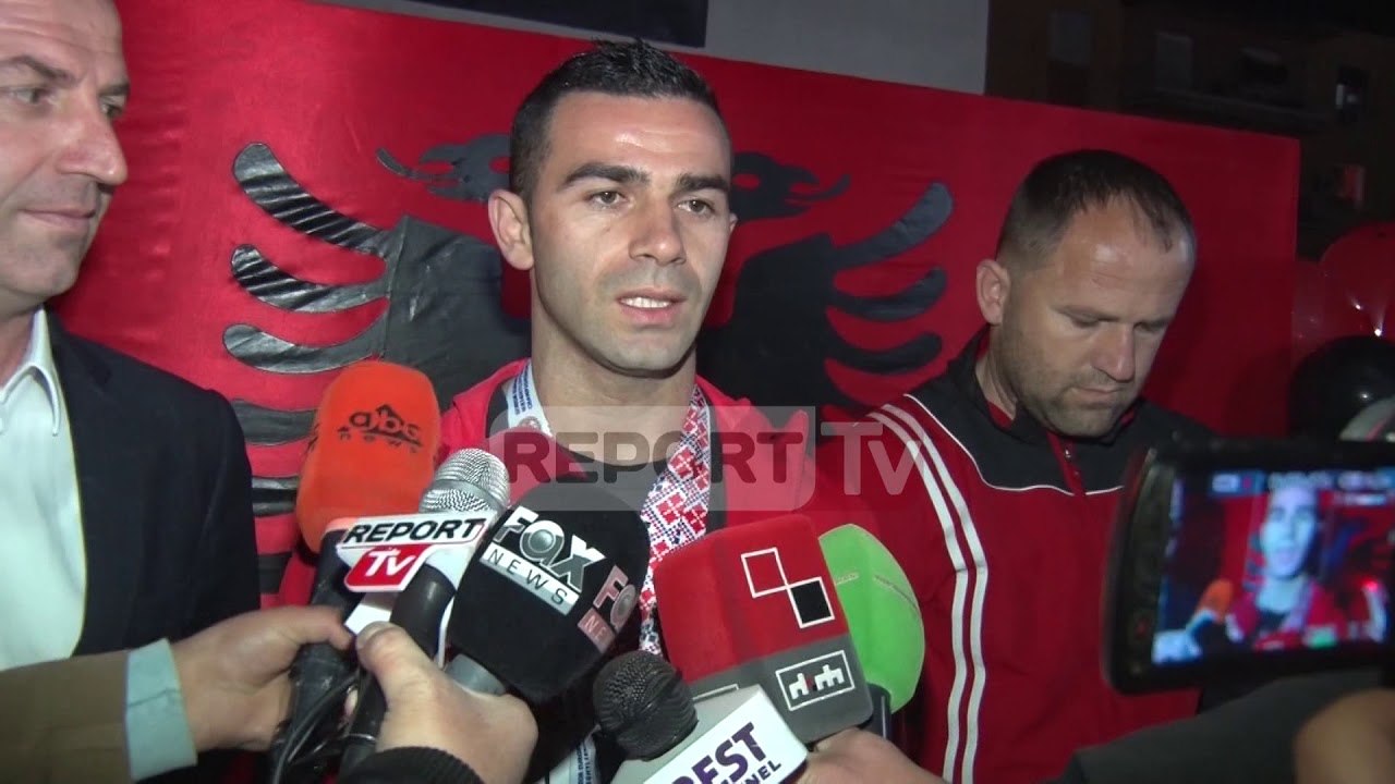 Report TV - Cërrik, shteti dhe Federata e braktisën, Calja pritet si hero në vendlindjen