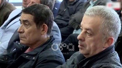 Télécharger la video: Ora News - Rama: Dhunuesit e frymëzuesit e protestës tek Rruga e Kombit do marrin përgjigje