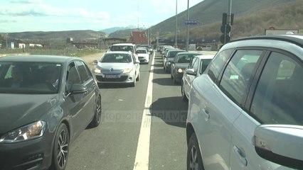 Kosovarët zgjedhin Maqedoninë, të tjerët bllokohen në Morinë