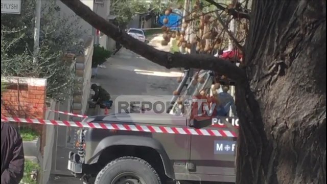Gjendet një granatë pranë një banese në Vlorë, forca policore dhe të ushtrisë në vendin e ngjarjes