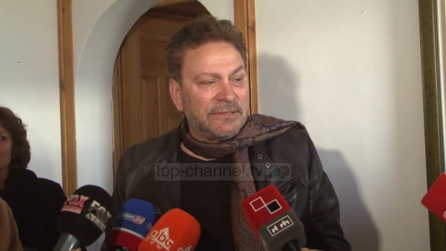 Timo Flloko promovon librin e tij në Gjirokastër - Top Channel Albania - News - Lajme