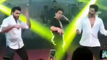 Shah Rukh Khan and Salman Khan burn the dance floor at Sonam Kapoor-Anand Ahuja's wedding reception