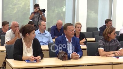 Aksioni opozitar pas arrestimeve për Rrugën e Kombit, PD dhe LSI mbledhin grupet parlamentare