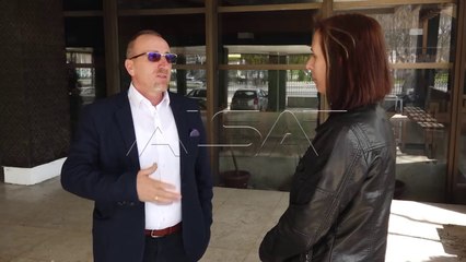Reagime të ashpra për librin kontrovers të  ARS-së