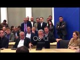 Ora News - Aksioni opozitar, ja çfarë tha Berisha në mbledhjen e grupit parlamentar