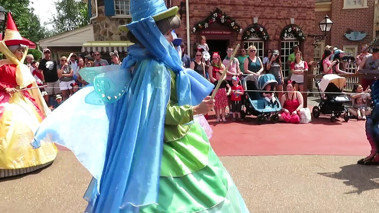 Fantasy Parade Dragon Catches Fire at Theme Park