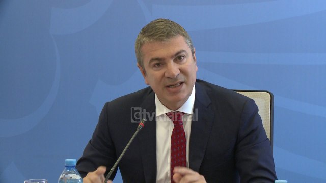 Abone dhe para nga buxheti per banoret prane Rruges se Kombit