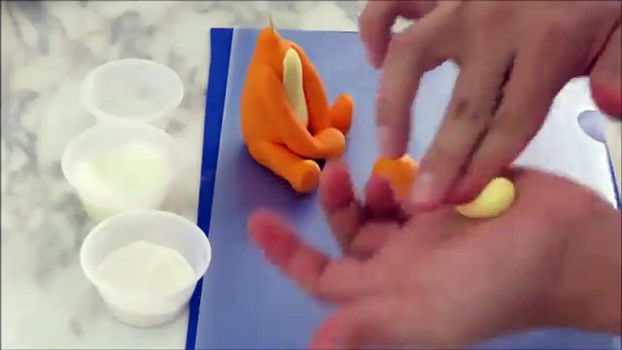 Tigger (Cake Topper) with gum paste / Tigger en pasta de goma