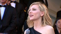 Cannes: 82 donne sfilano sul tappeto rosso per la parità di diritti nell'industia del cinema