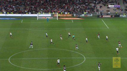 Saint-Maximin brings the score to 3-0 thanks to a magnificent assist from Balotelli