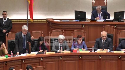 Report TV - Majko largohet nga Kuvendi pas përplasjes me Ballën dhe Kodhelin