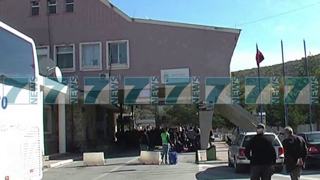 FLUKS EMIGRANTESH NE PIKEN E KALIMIT KUFITAR TE KAPSHTICES - News, Lajme - Kanali 7