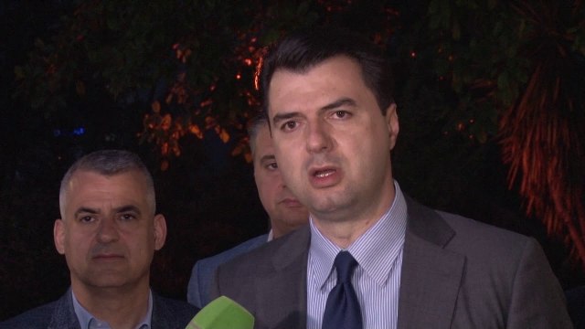BASHA NJOFTON SE PROTESTAT VIJOJNE TE MARTEN, «MBESHTESIM QYTETARET DERI NE LARGIMIN E RAMES» LAJM