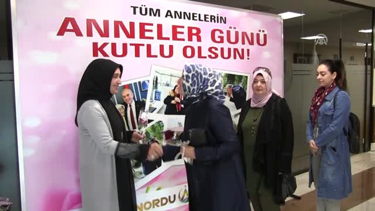 Şehit Annesi "Yılın Annesi" Seçildi