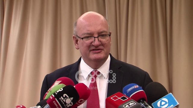 Ora News - Ambasadori britanik: Negociatat varen nga arritjet, klima politike nuk është kusht