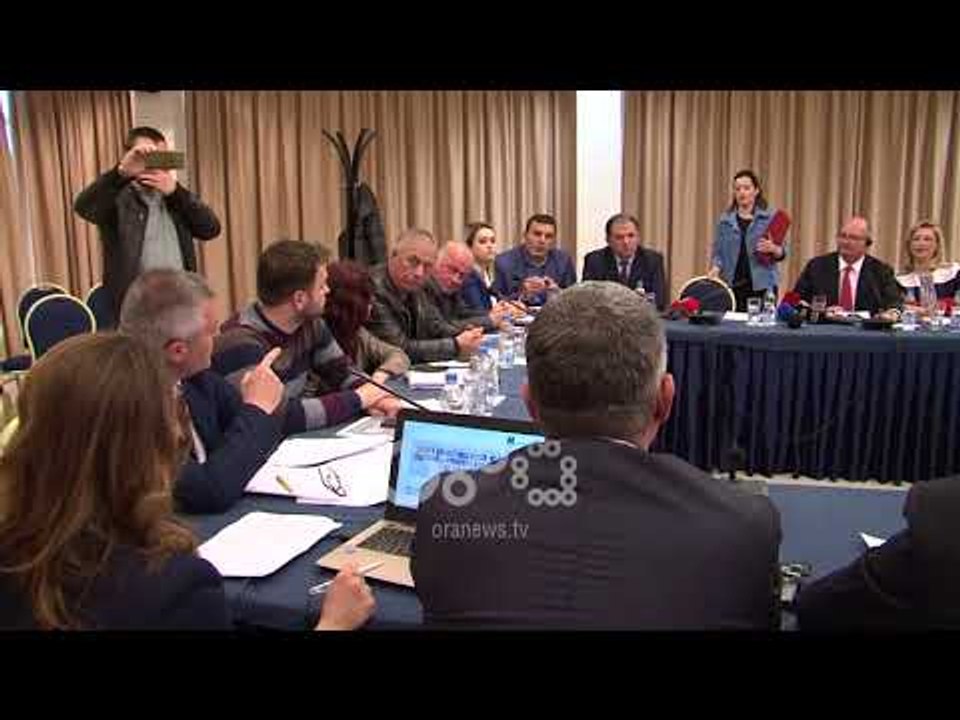 Ora News - Mesi largohet nga takimi në Shkodër, Gurakuqi: Pse ikni? Po burgosni opozitën...