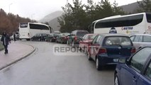 Report TV - Radhë kilometrike në Kapshticë, shqiptarët dynden për Pashkët