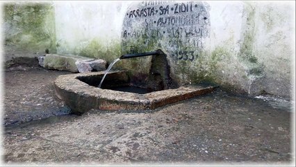 The sound of water flowing in a fountain - 30 minutes