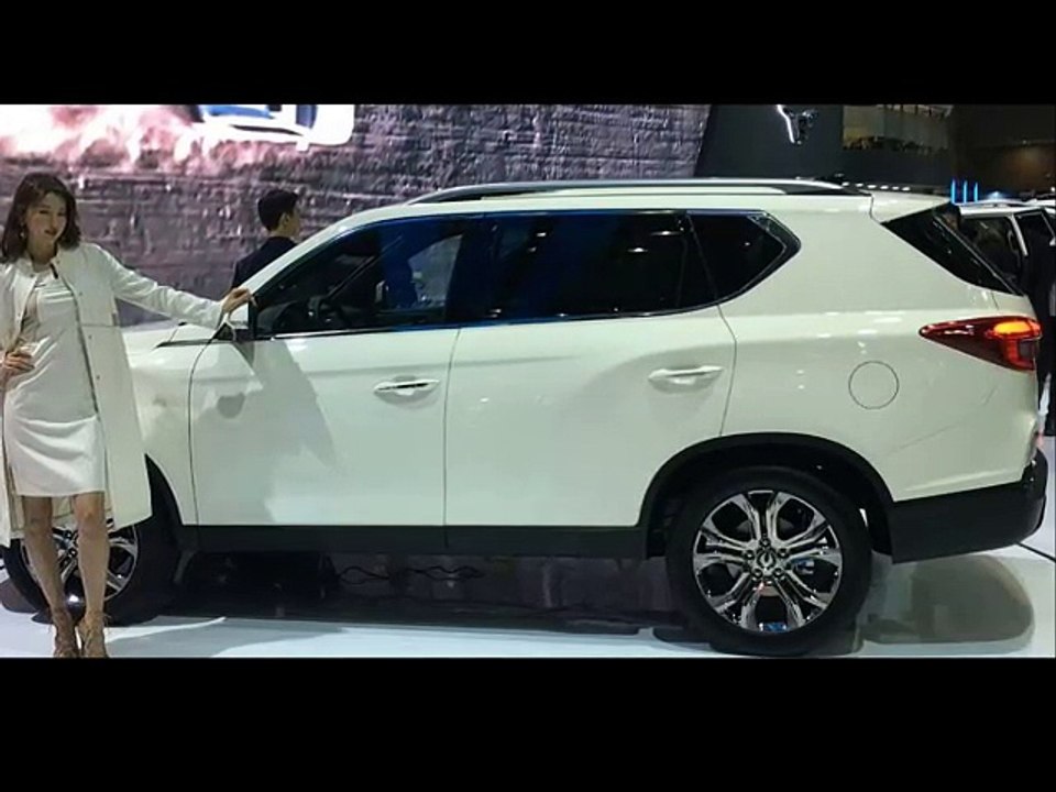 2018 Mahindra Y400 XUV700 Prices Reviews