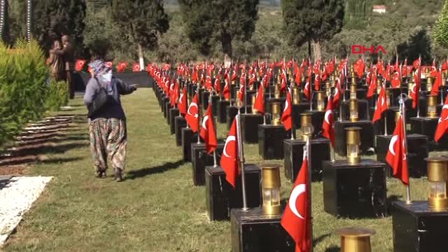 Manisa-Anneler, Acının Yıl Dönümünde Maden Şehitlerinin Mezarında