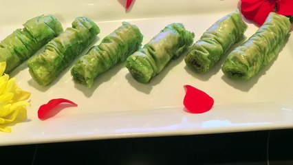 اصبع البقلاوة بالفستق الحلبي الخضرا او بيسموها اصابع اليبرق بتجنن