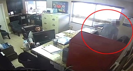 Öğretmenler Odasında Öz Kızını Kemerle Dövdü, Kimse Müdahale Etmedi