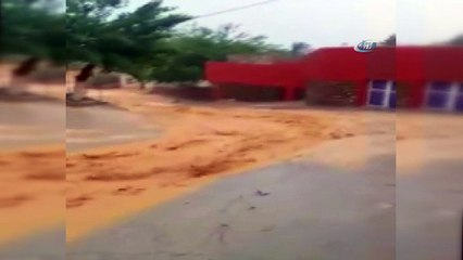 Mardin'de sel sonrası ev ve iş yerleri sular altında kaldı