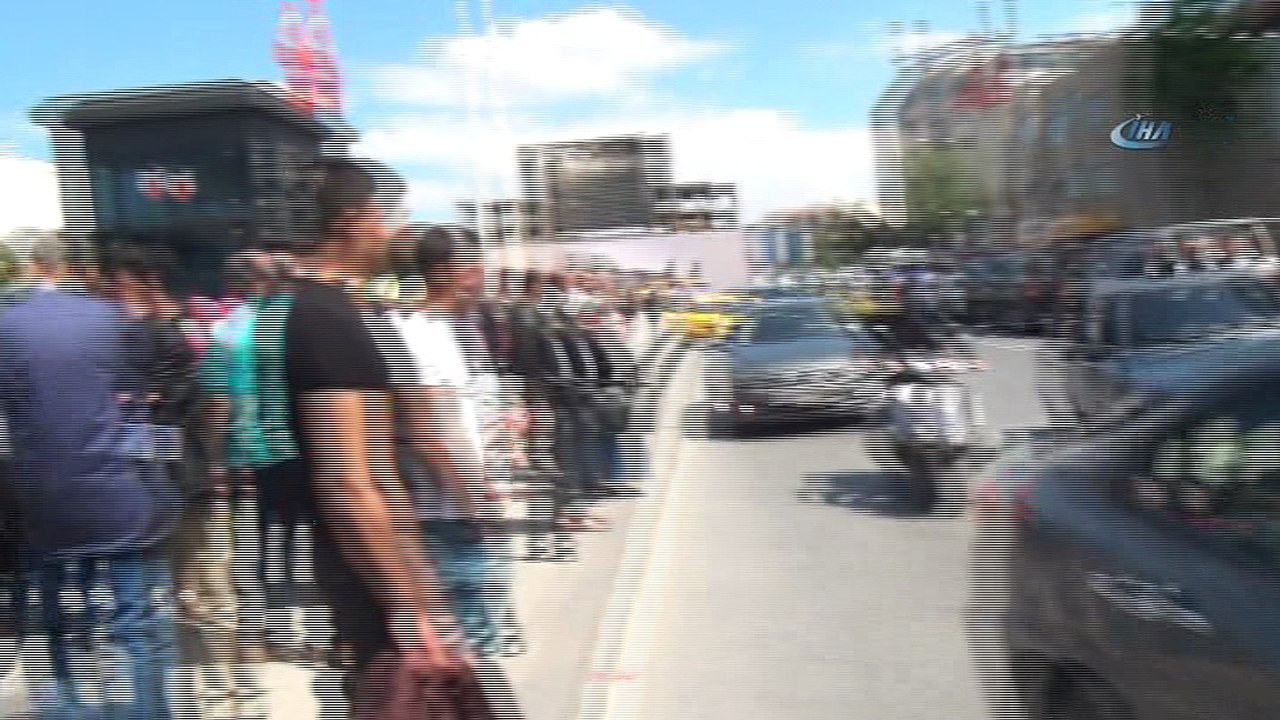 - Taksim Meydanı’ndaki kaza trafiği felç etti