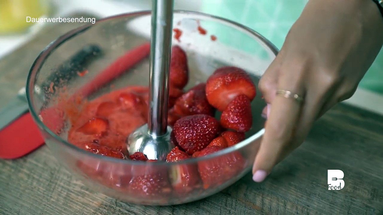 Erdbeer Tiramisu im Glas ohne Mascarpone - Gesunder Proteinnachtisch