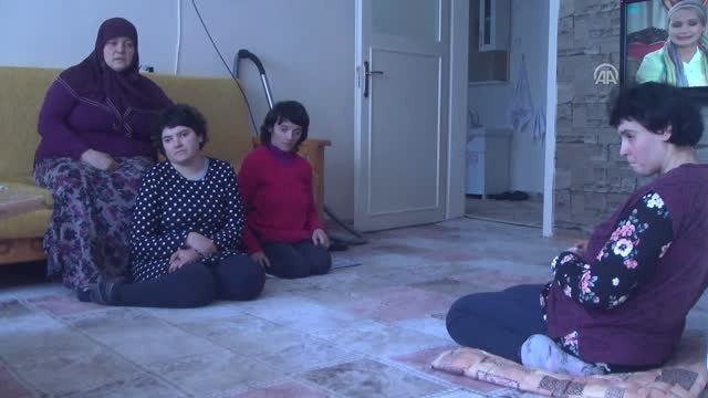 Ömrünü Üç Engelli Kızına Adadı