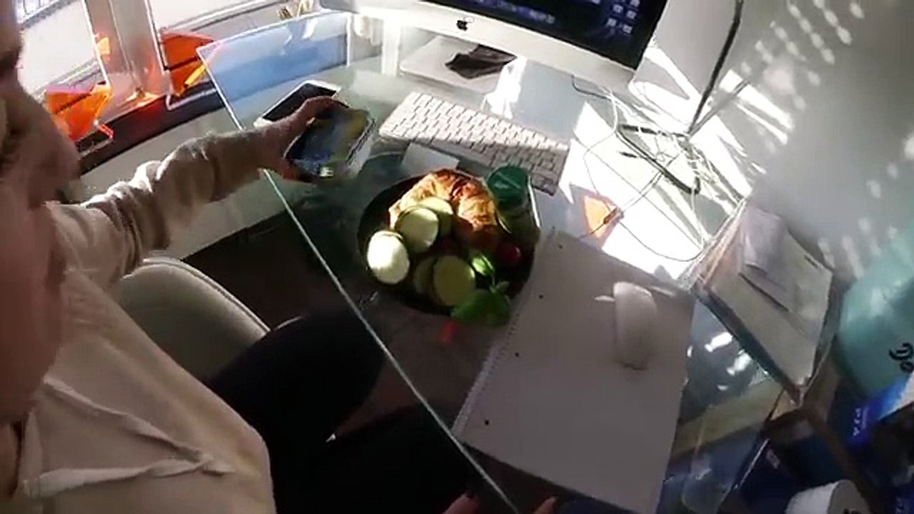 JULIAN SINGT unter der Dusche ( heimlich gefilmt )