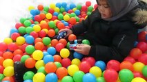 SURPRISE TOYS Ball Pit Fun in the SNOW Disney Cars Thomas and Friends Toys Kids Video