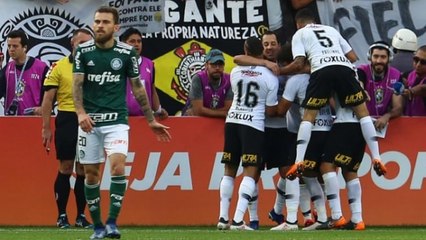 Tải video: Assista aos melhores lances da vitória do Corinthians sobre o Palmeiras na Arena