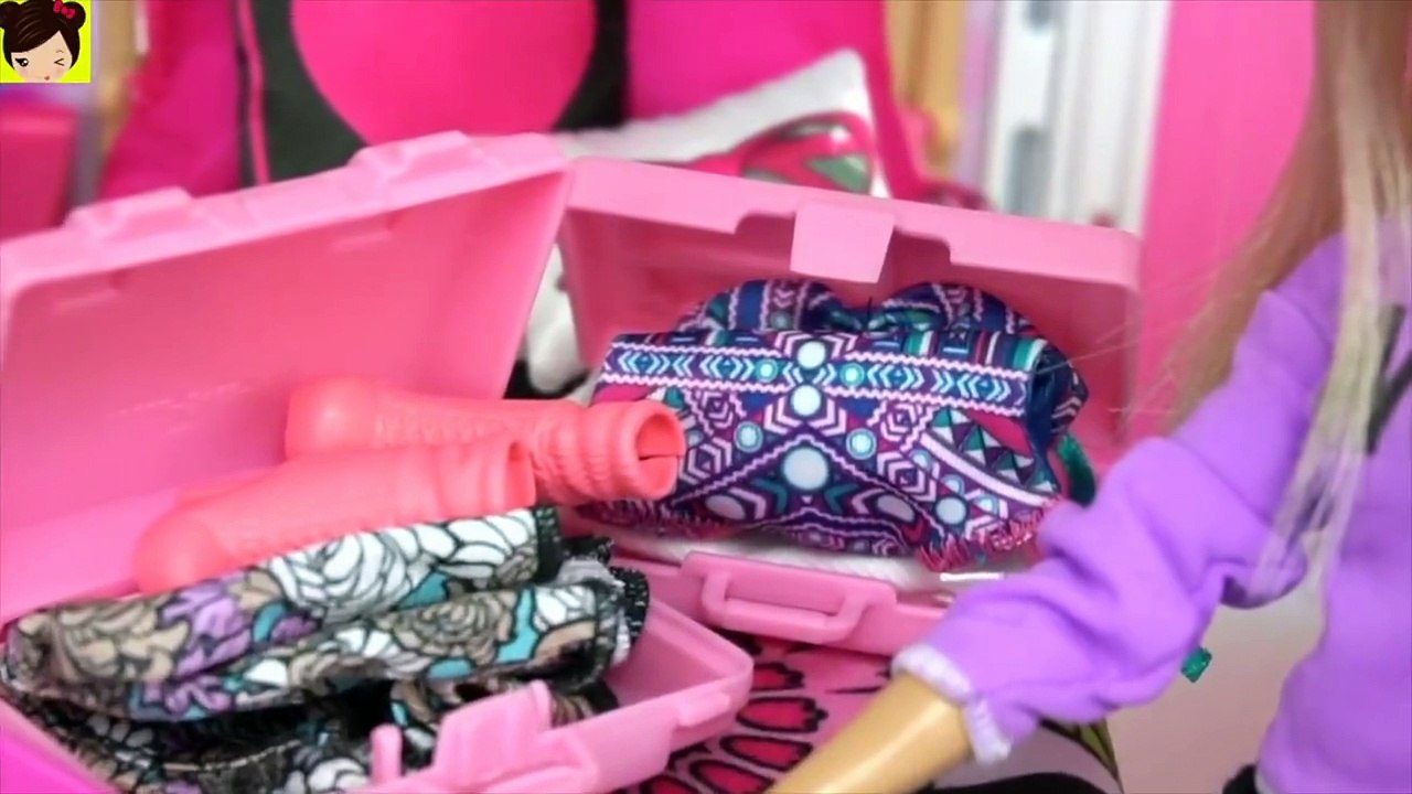 Barbie & Ken Airplane Travel Routine - Barbie Vacation Pink Glamour Jet - Barbie Packs her Suitcase