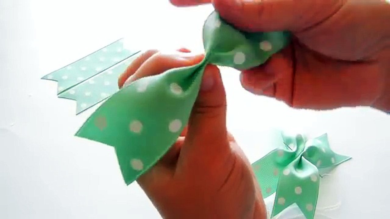 How to Make an Easy Spiked Ribbon Hair Bow - TheRibbonRetreat.com