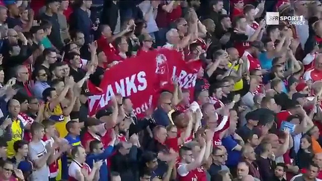 Khoảnh khắc đáng nhớ trong ngày HLV Wenger chia tay Arsenal