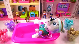 Paw Patrol Everest Takes Candy Gumball Bath Bath Tub