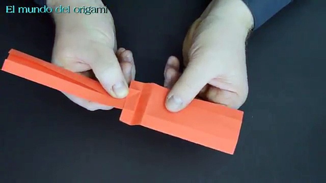 Como hacer una espada de origami muy facil